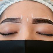 Microblading vs. Traditional Techniques